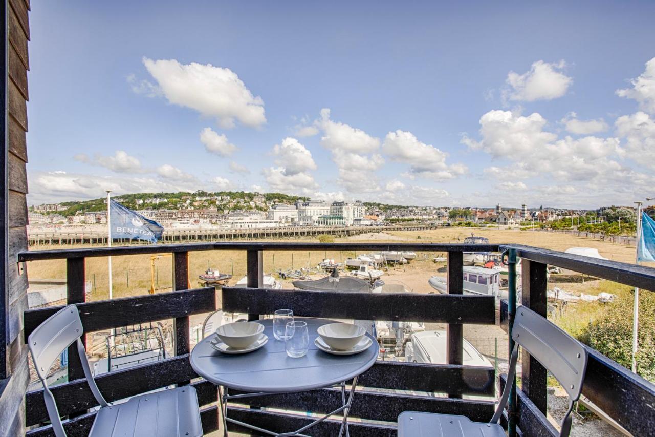 La Rev'Rie - Vue Sur Mer Avec Balcon Deauville Eksteriør billede
