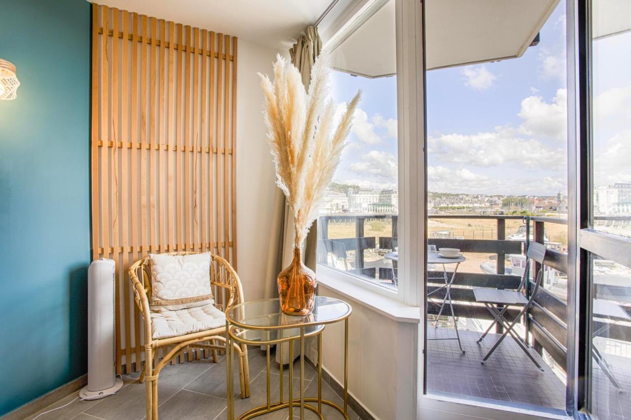 La Rev'Rie - Vue Sur Mer Avec Balcon Deauville Eksteriør billede